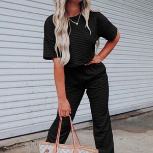 B122 Black Lattice Textured Cropped Tee and Jogger Pants Set